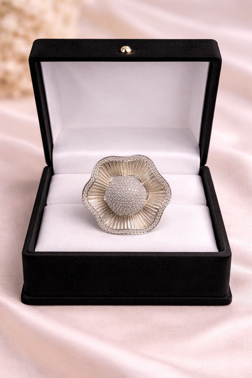 Heya Radiance Ring