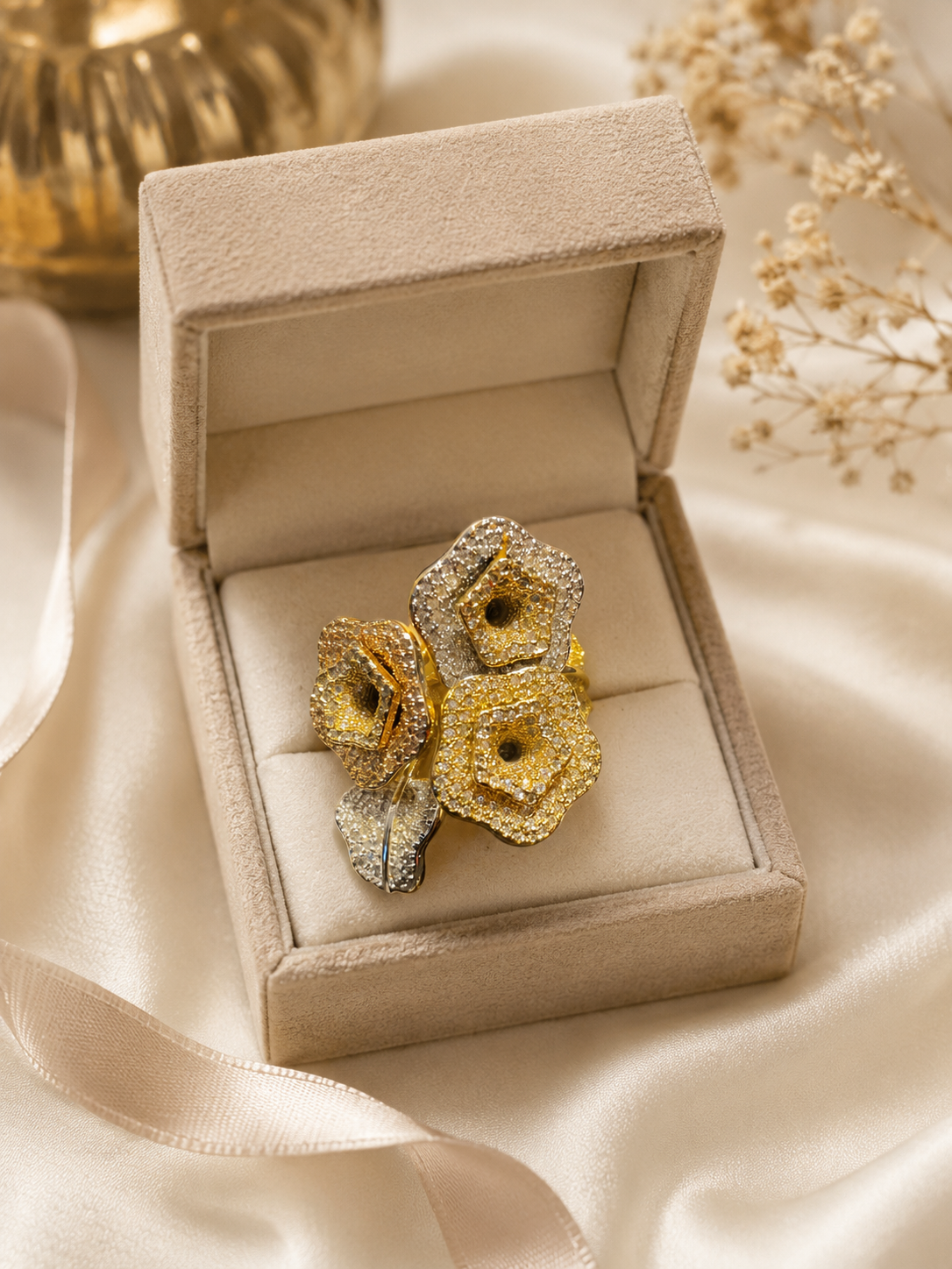Heya Petal Glow Ring