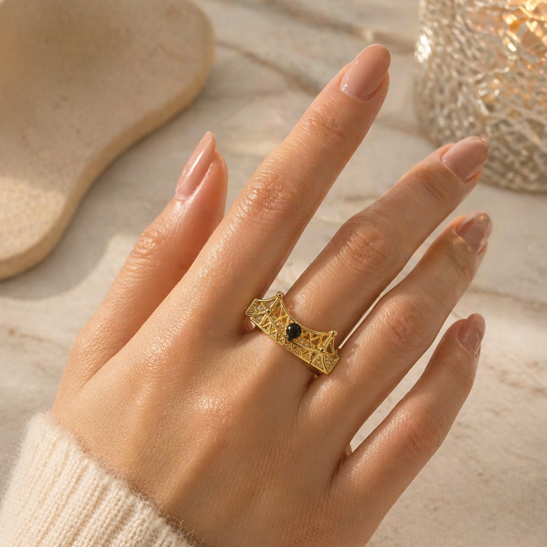 Heya Noir Crown Ring