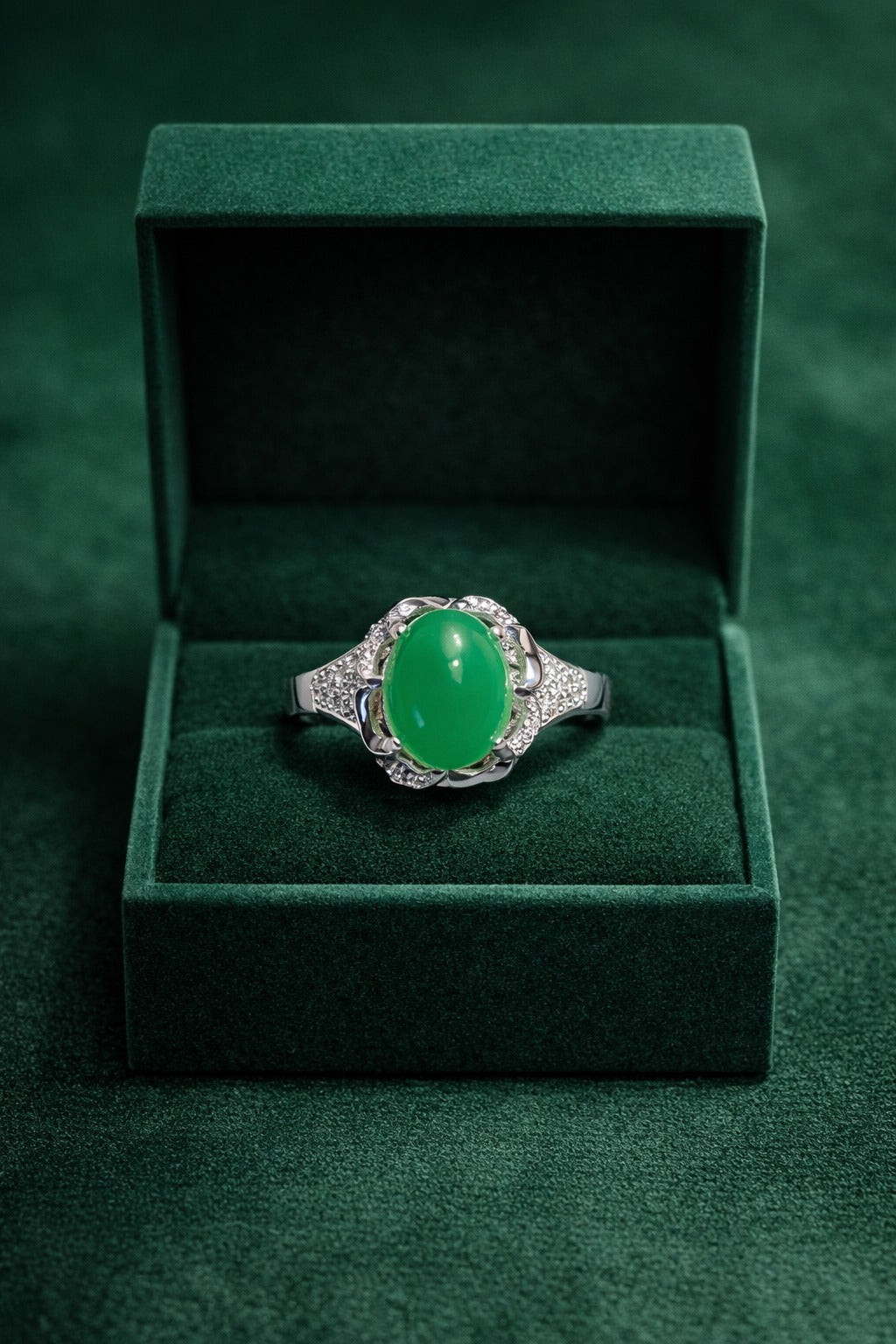 Heya Emerald Whisper Ring